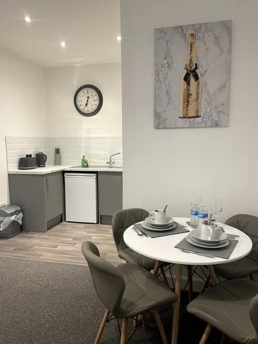 #4Bs 1 Bed Serviced Apartment Derby Bagian luar foto