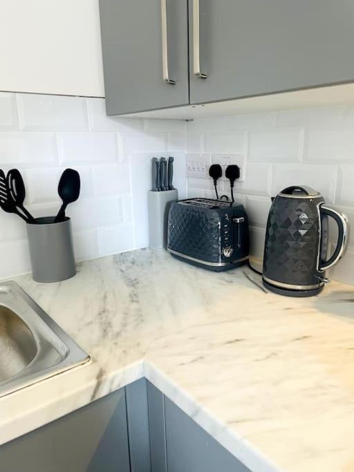 #4Bs 1 Bed Serviced Apartment Derby Bagian luar foto